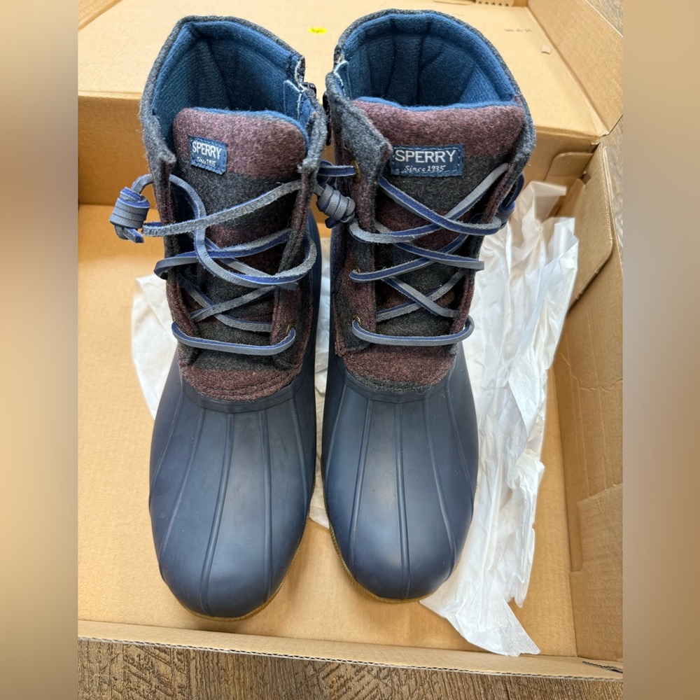 Sperry girls sz-5 saltwater boots